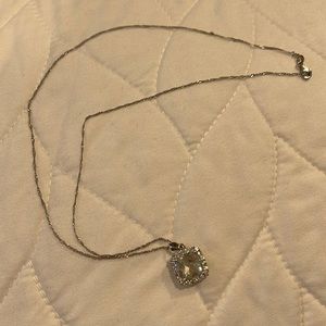 Topaz pendant w white gold chain